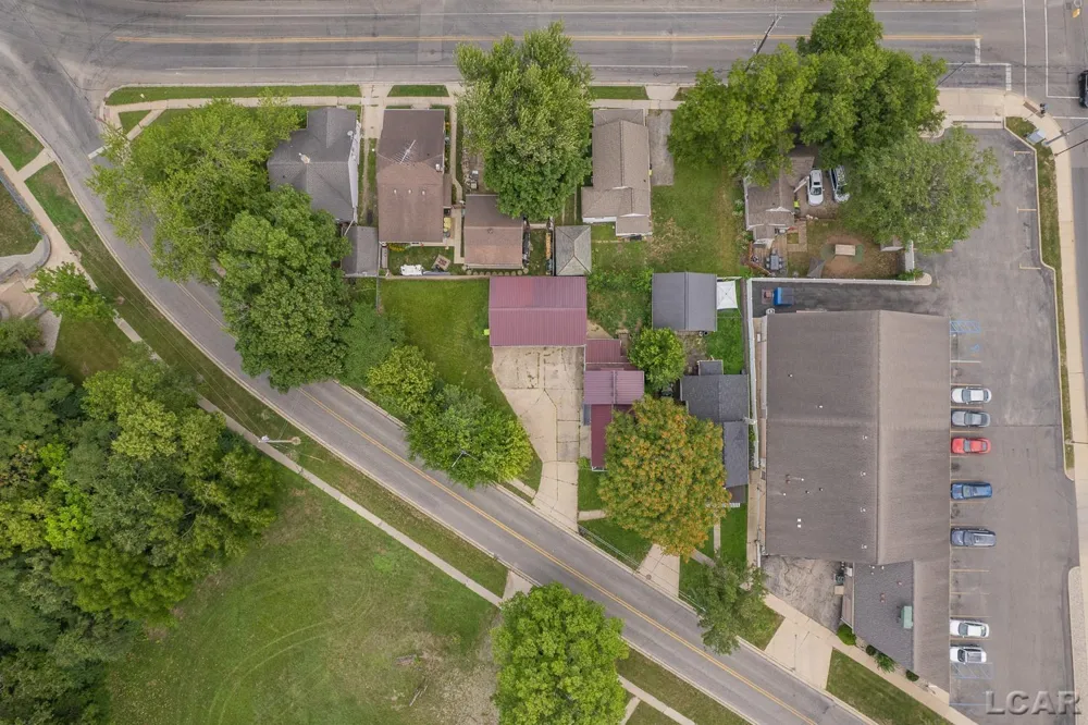 124 Bent Oak Avenue Adrian City, MI 49221