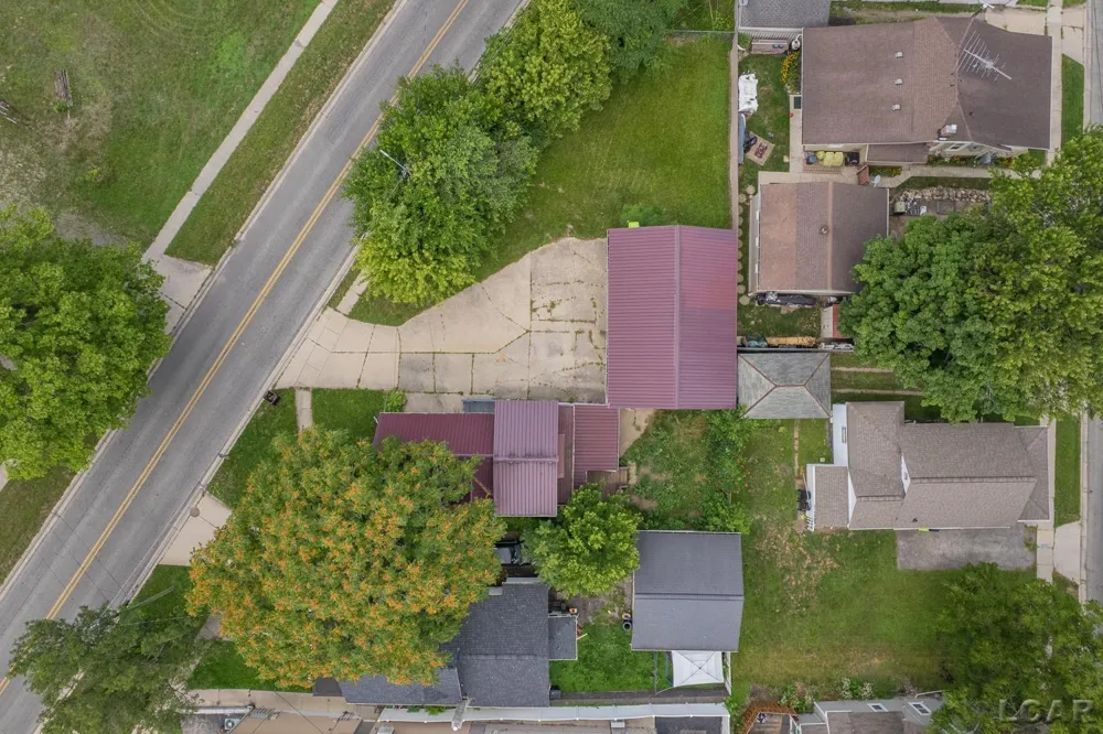 124 Bent Oak Avenue Adrian City, MI 49221