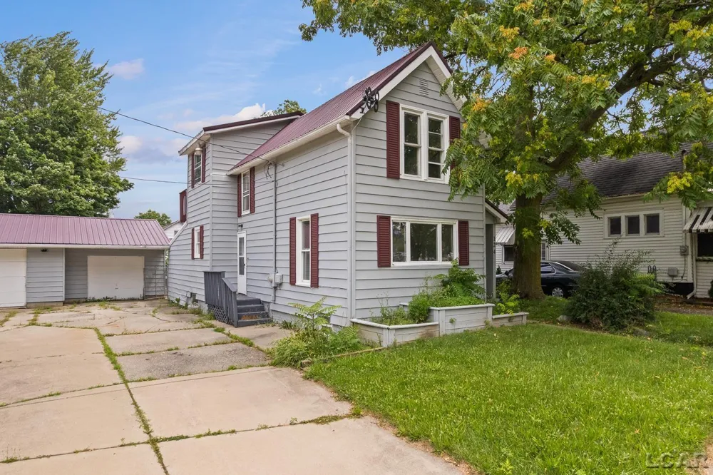 124 Bent Oak Avenue Adrian City, MI 49221