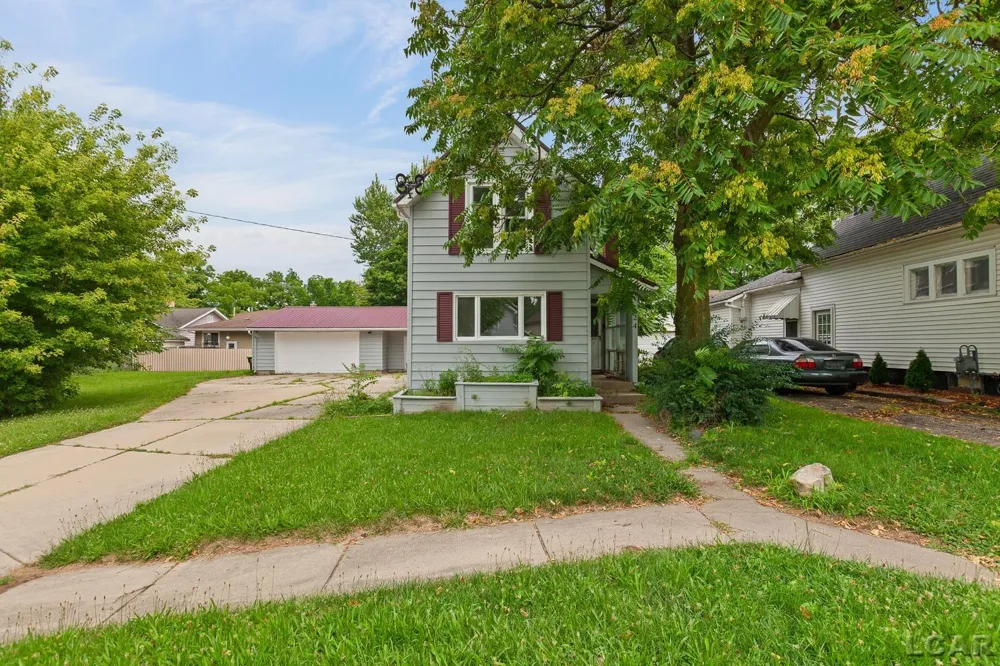 124 Bent Oak Avenue Adrian City, MI 49221