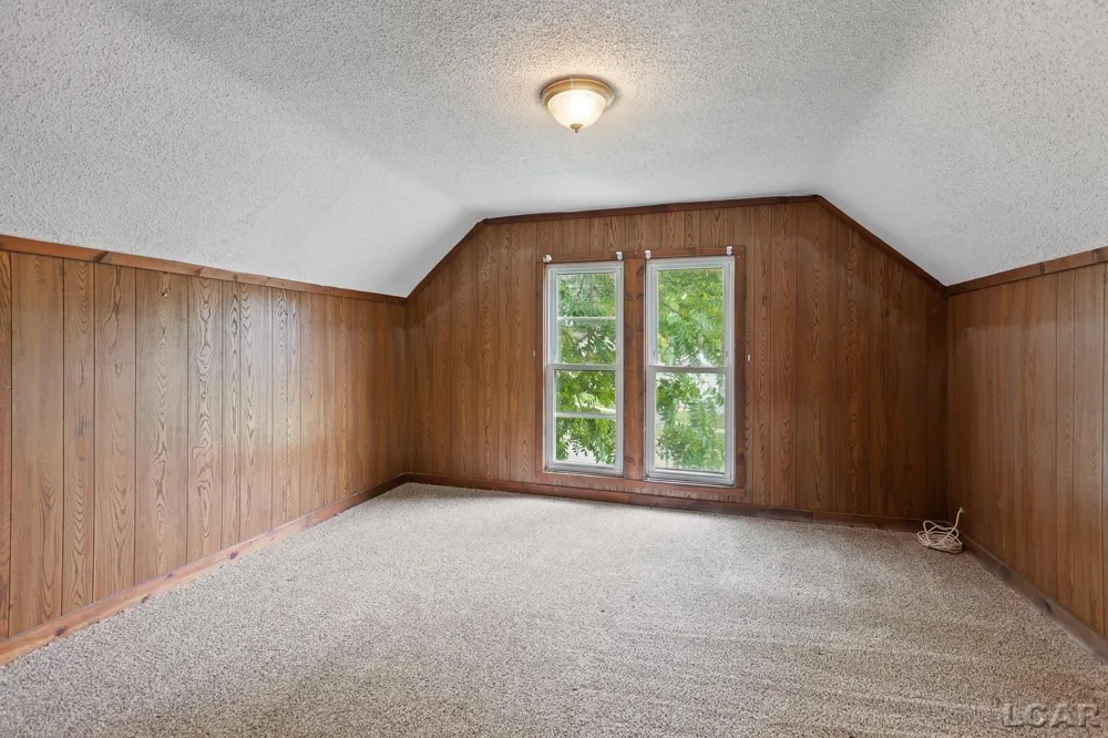 124 Bent Oak Avenue Adrian City, MI 49221
