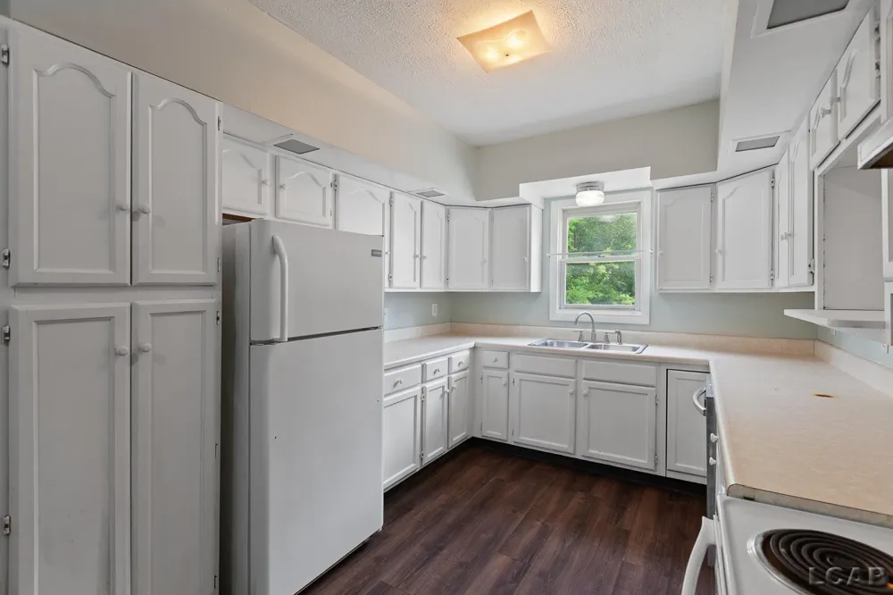 124 Bent Oak Avenue Adrian City, MI 49221