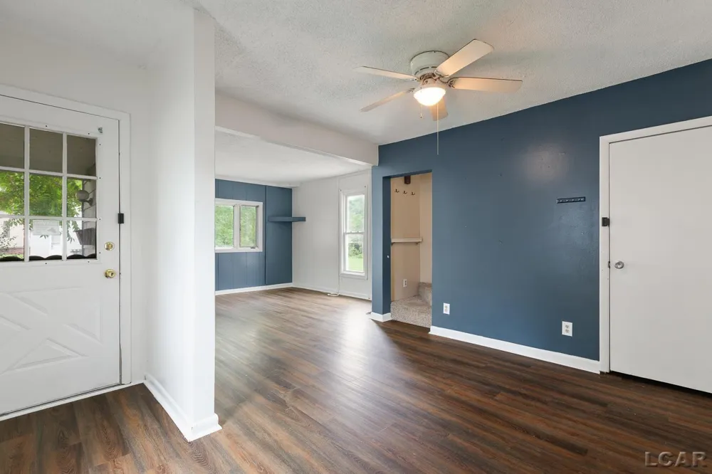 124 Bent Oak Avenue Adrian City, MI 49221
