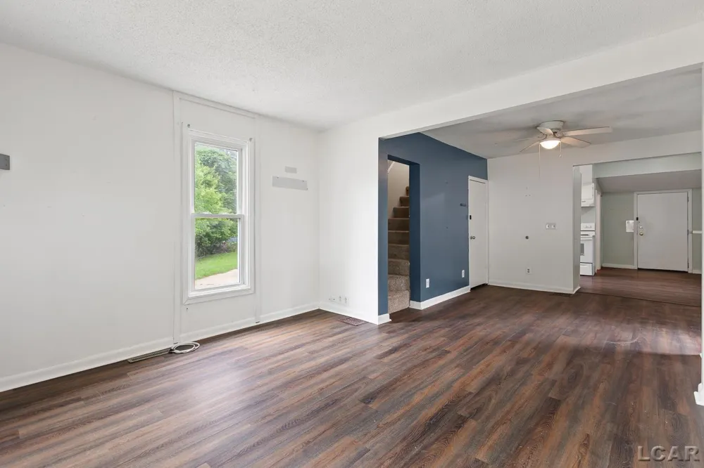 124 Bent Oak Avenue Adrian City, MI 49221