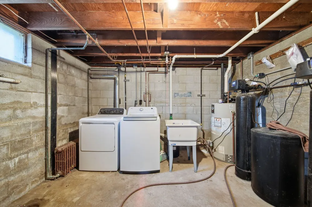 7760 Willow Road Saline Township, MI 49236