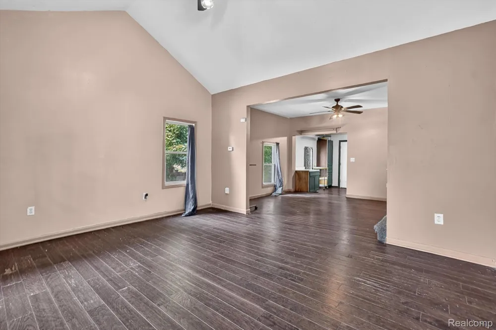 203 Grant Street Holly Township, MI 48442
