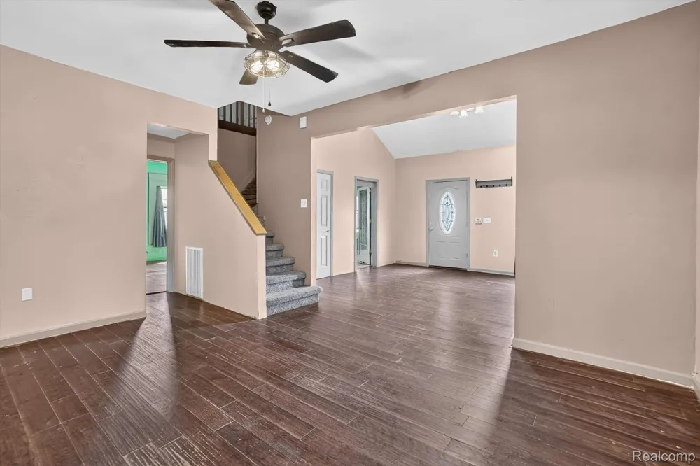 203 Grant Street Holly Township, MI 48442