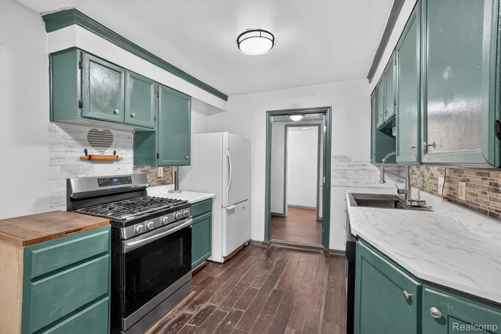 203 Grant Street Holly Township, MI 48442