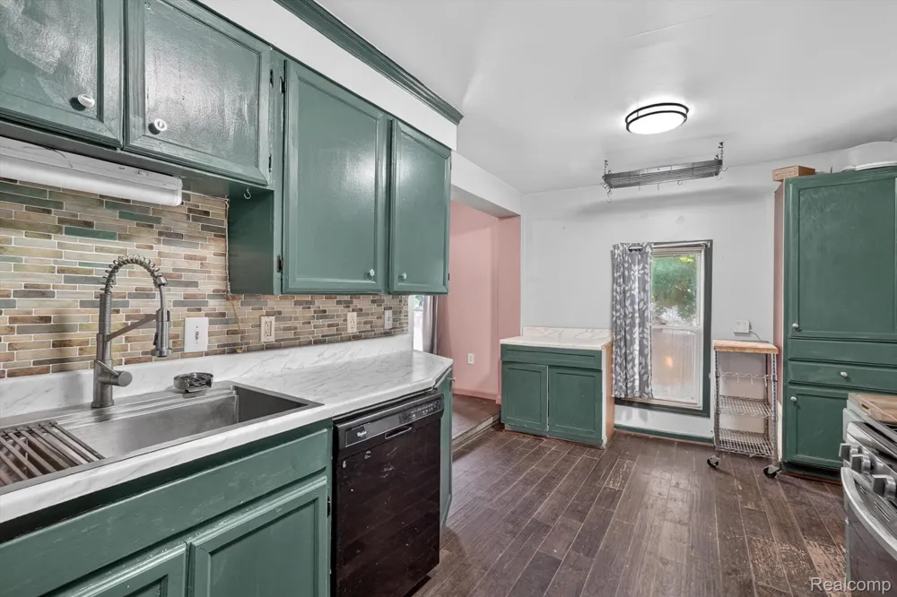 203 Grant Street Holly Township, MI 48442