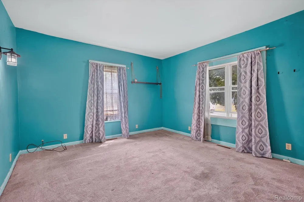 203 Grant Street Holly Township, MI 48442
