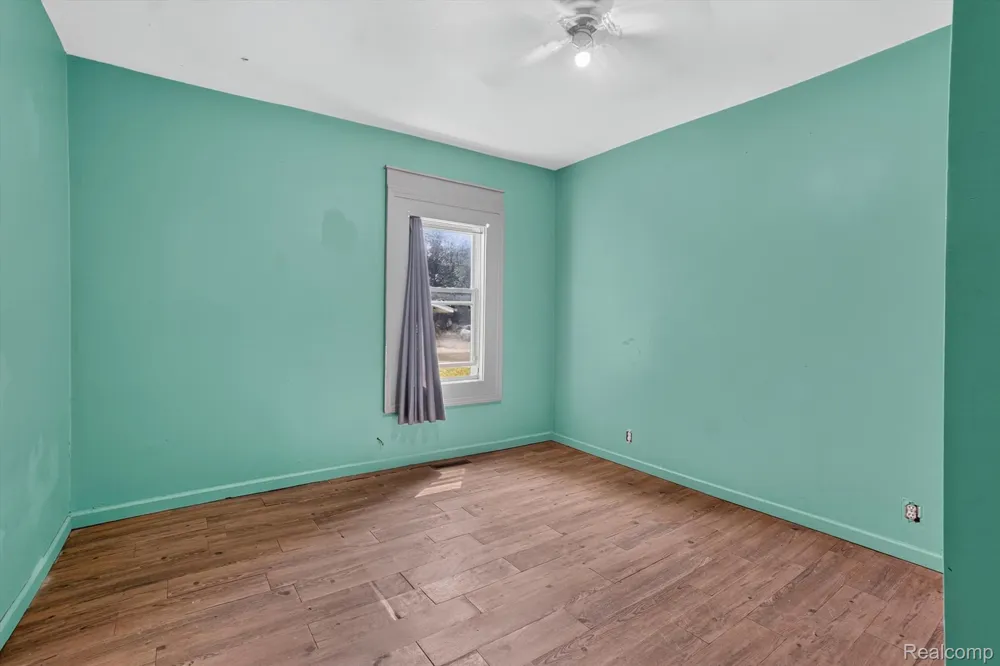 203 Grant Street Holly Township, MI 48442