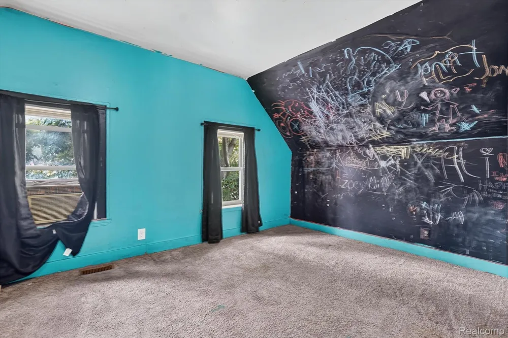 203 Grant Street Holly Township, MI 48442