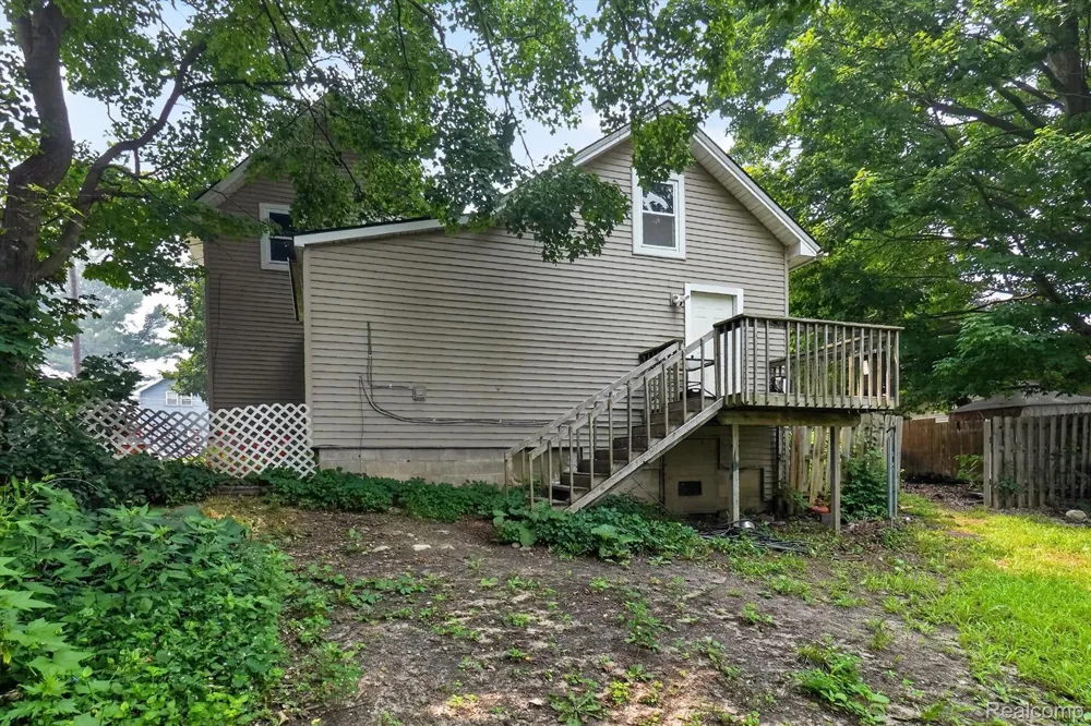 203 Grant Street Holly Township, MI 48442