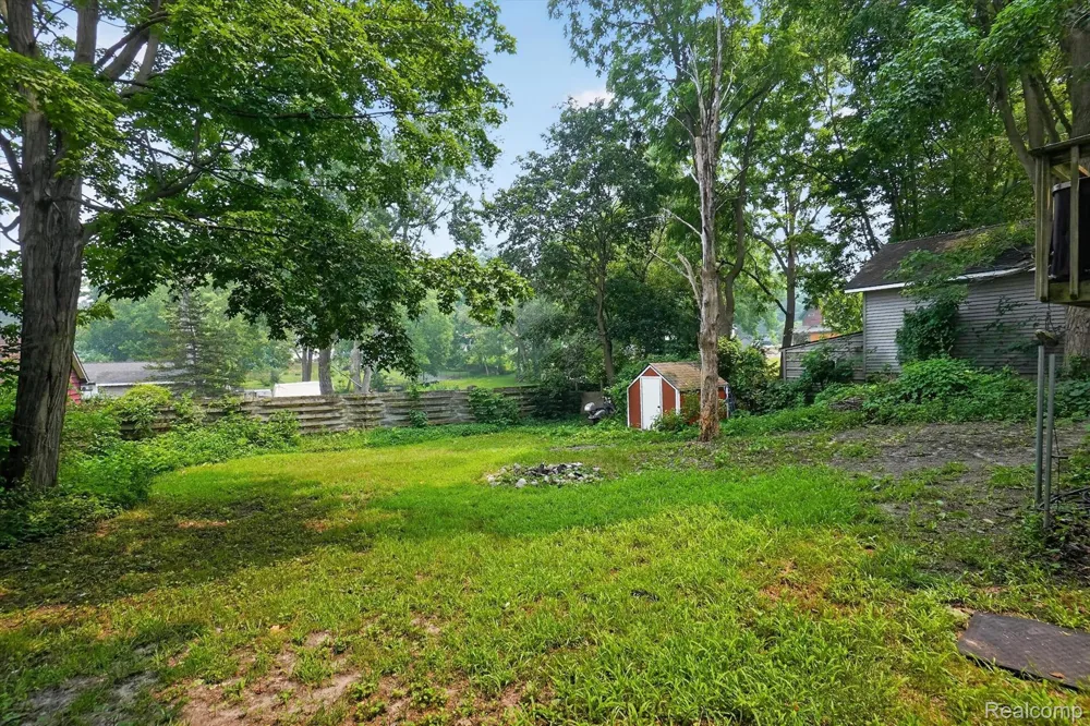 203 Grant Street Holly Township, MI 48442