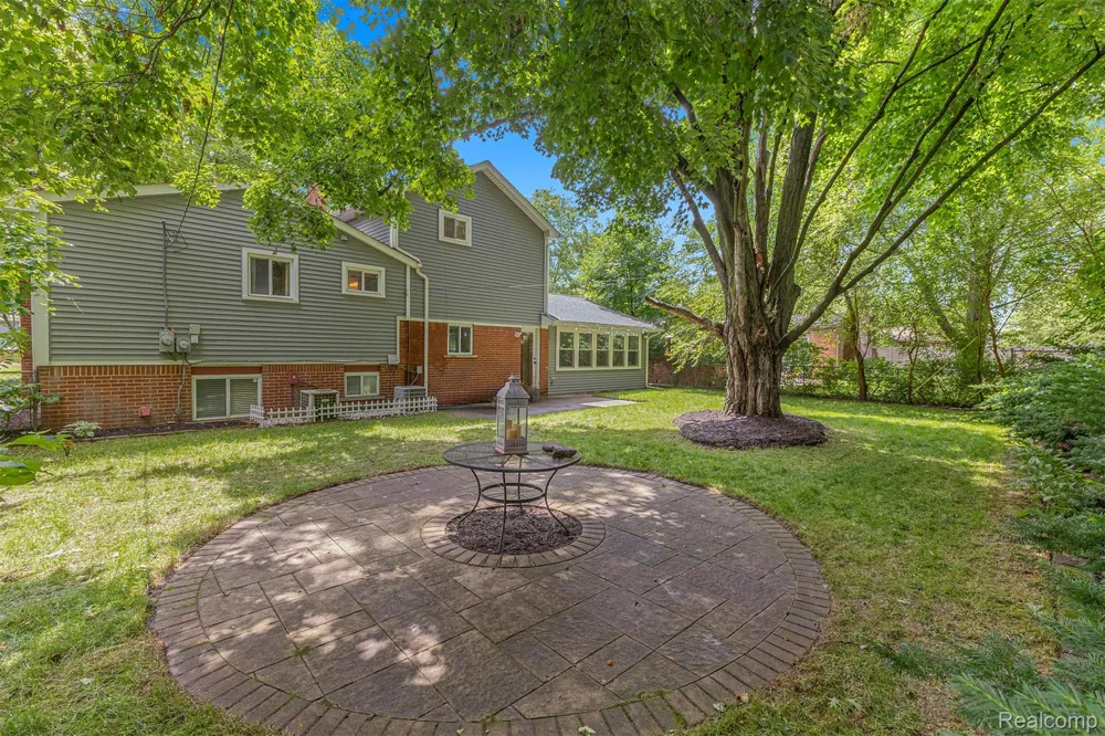 520 Byron Street Plymouth City, MI 48170
