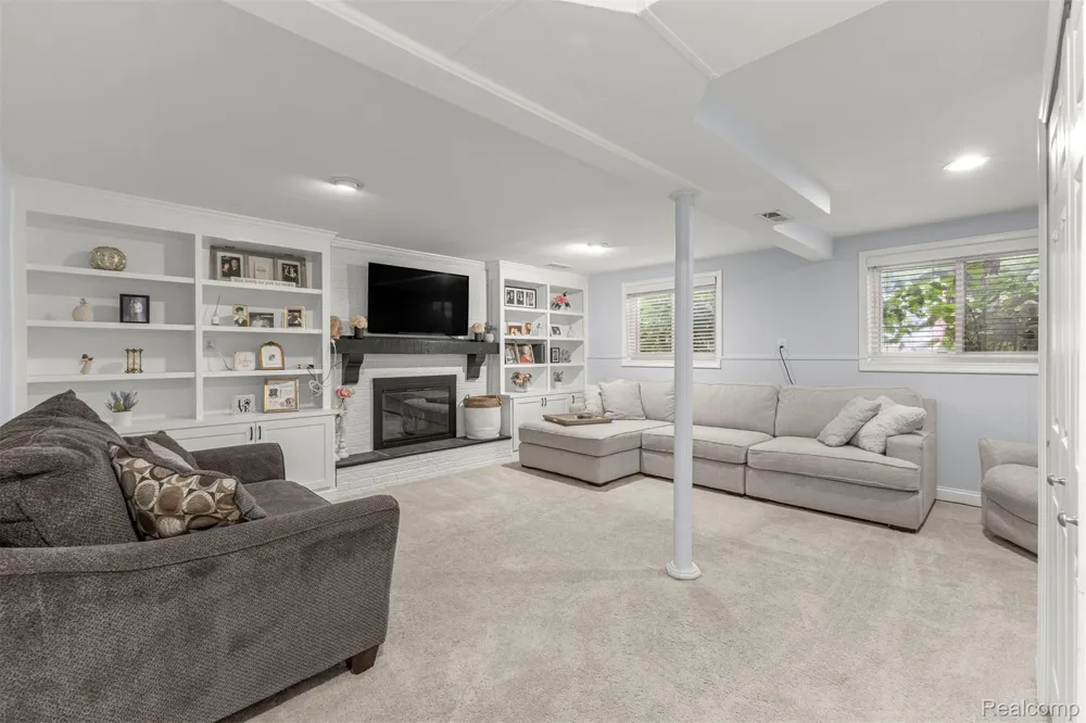 520 Byron Street Plymouth City, MI 48170