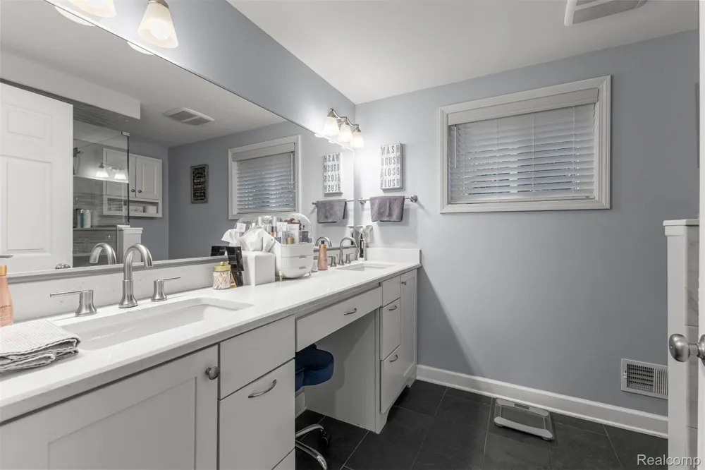 520 Byron Street Plymouth City, MI 48170