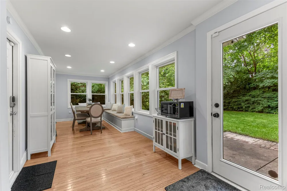 520 Byron Street Plymouth City, MI 48170