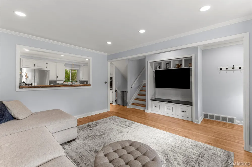 520 Byron Street Plymouth City, MI 48170