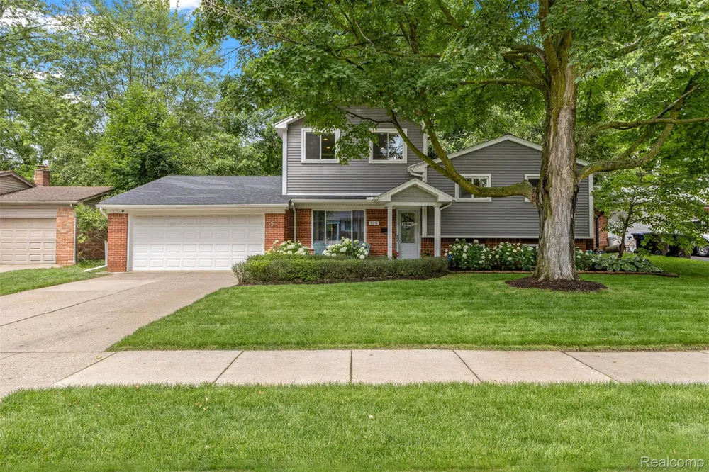 520 Byron Street Plymouth City, MI 48170