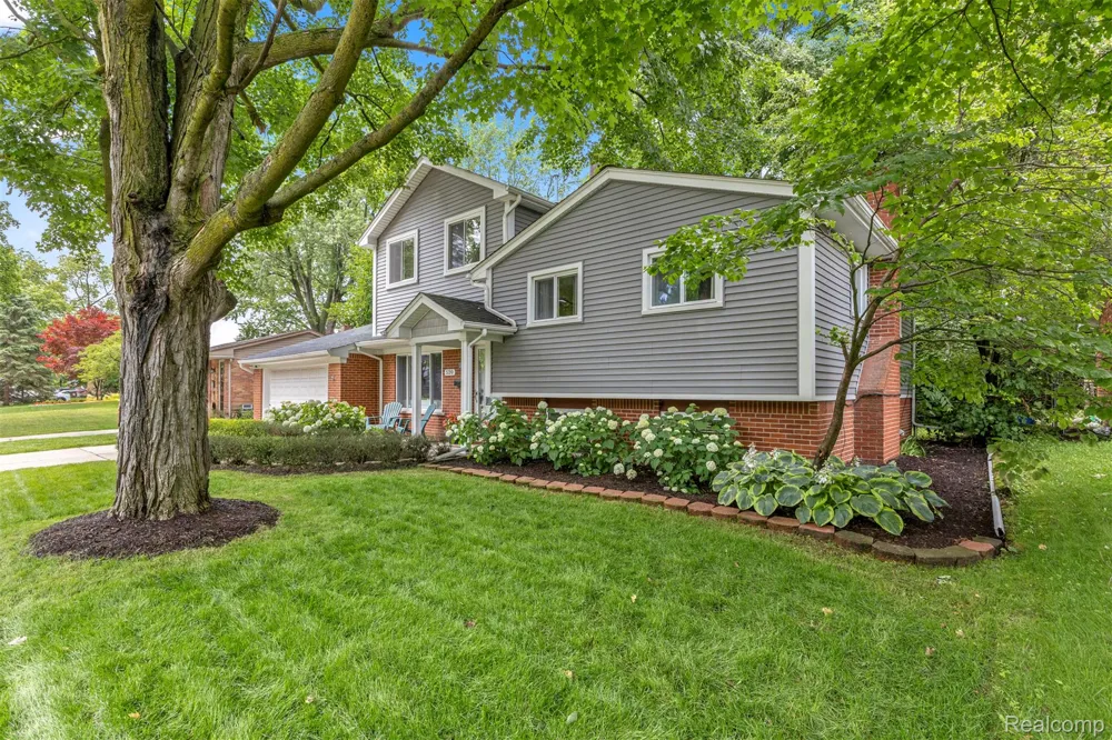 520 Byron Street Plymouth City, MI 48170