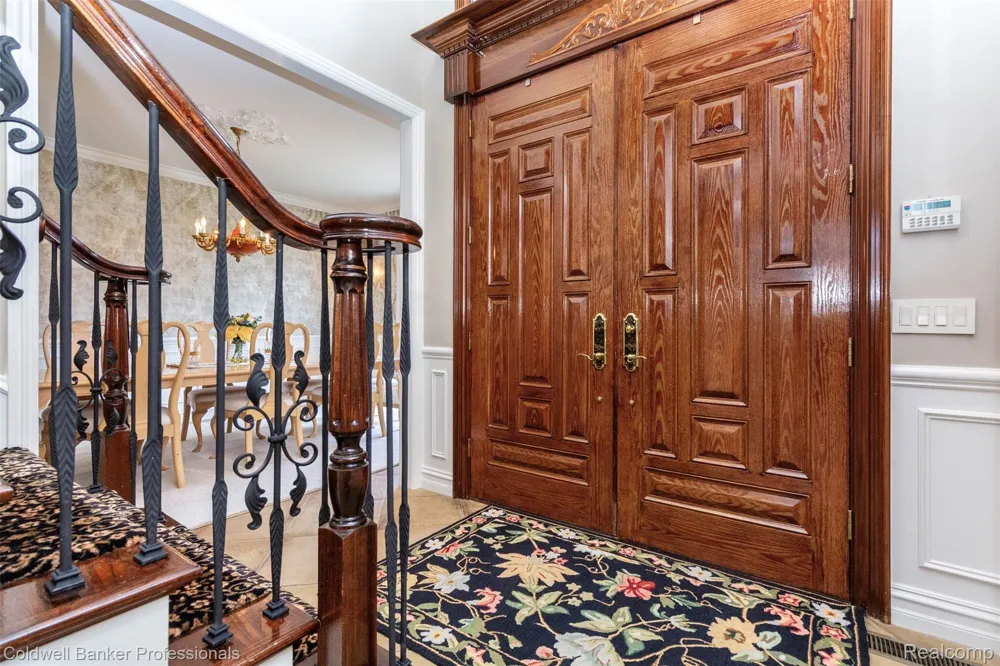 57177 Covington Drive Washington Township, MI 48094
