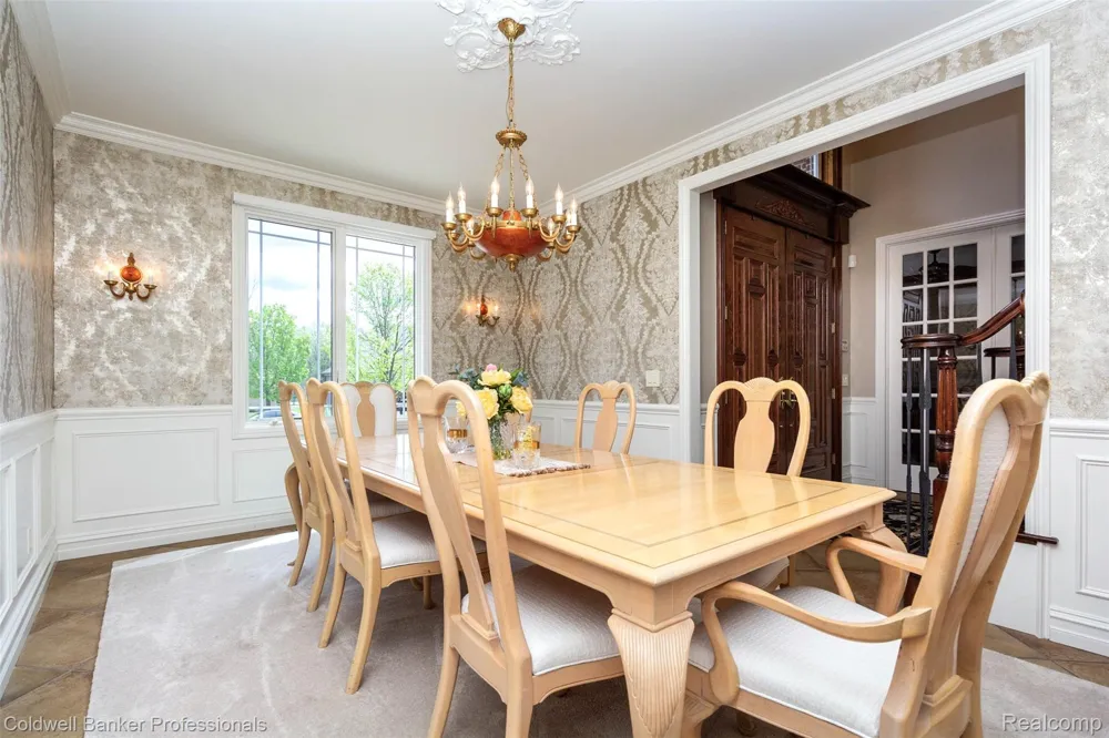 57177 Covington Drive Washington Township, MI 48094