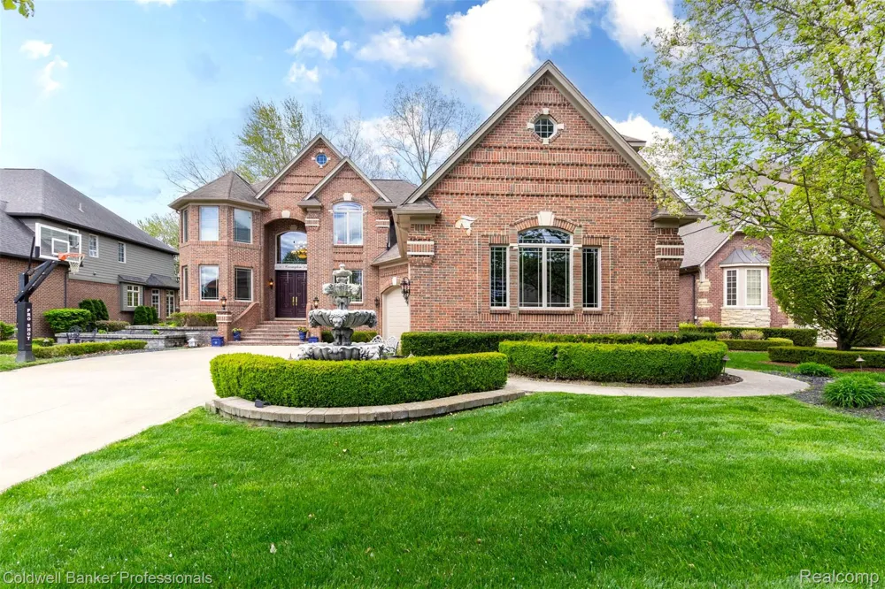 57177 Covington Drive Washington Township, MI 48094