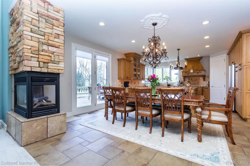 57177 Covington Drive Washington Township, MI 48094