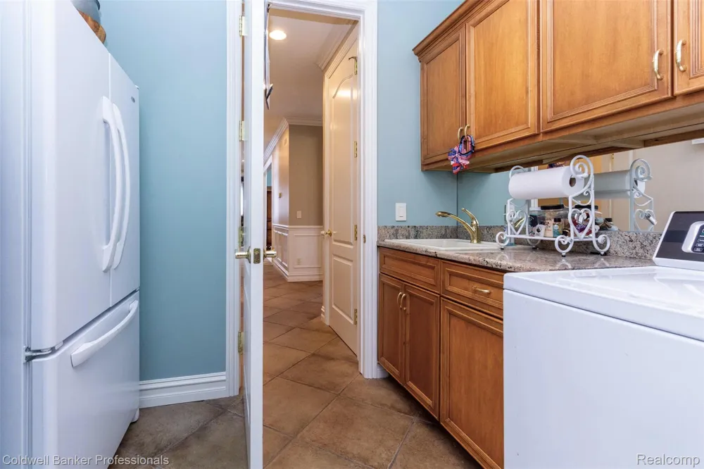 57177 Covington Drive Washington Township, MI 48094