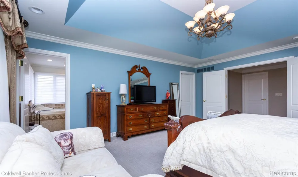 57177 Covington Drive Washington Township, MI 48094