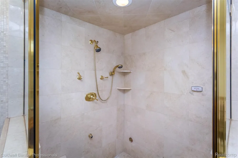 57177 Covington Drive Washington Township, MI 48094