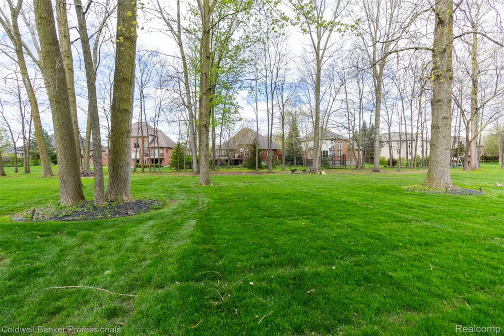 57177 Covington Drive Washington Township, MI 48094