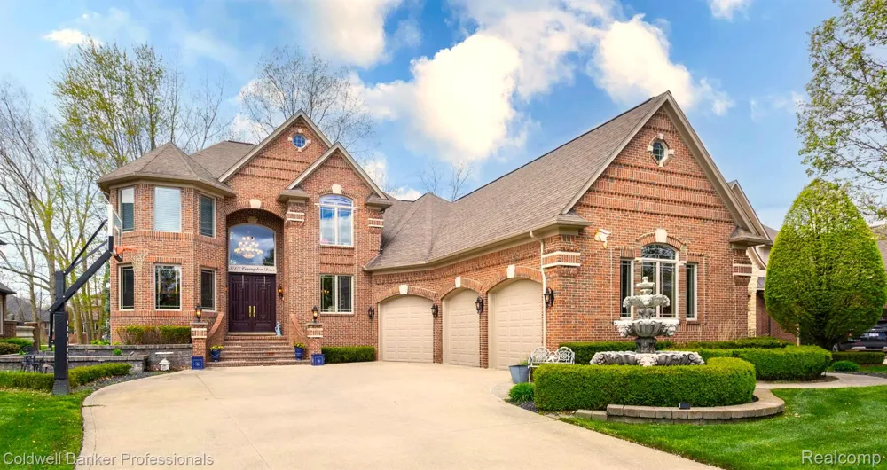 57177 Covington Drive Washington Township, MI 48094