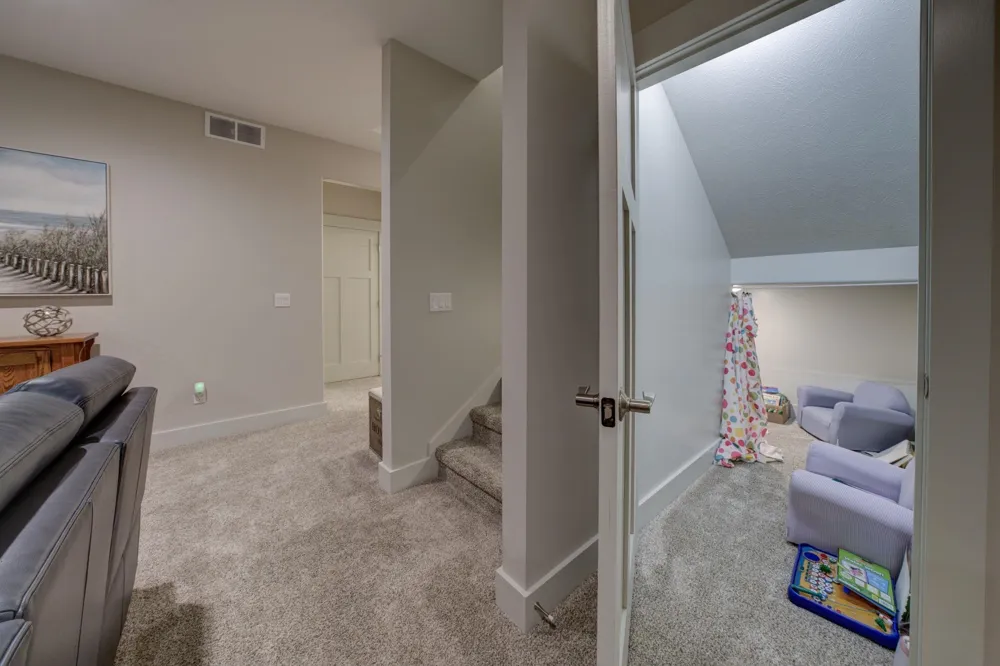 2235 Chelsea Lane Garfield Charter Township, MI 49685