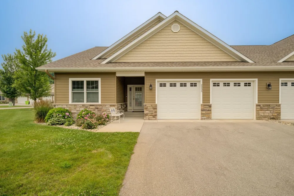 2235 Chelsea Lane Garfield Charter Township, MI 49685