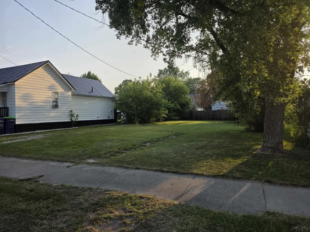 208 S Sheridan Street Bay City City, MI 48604