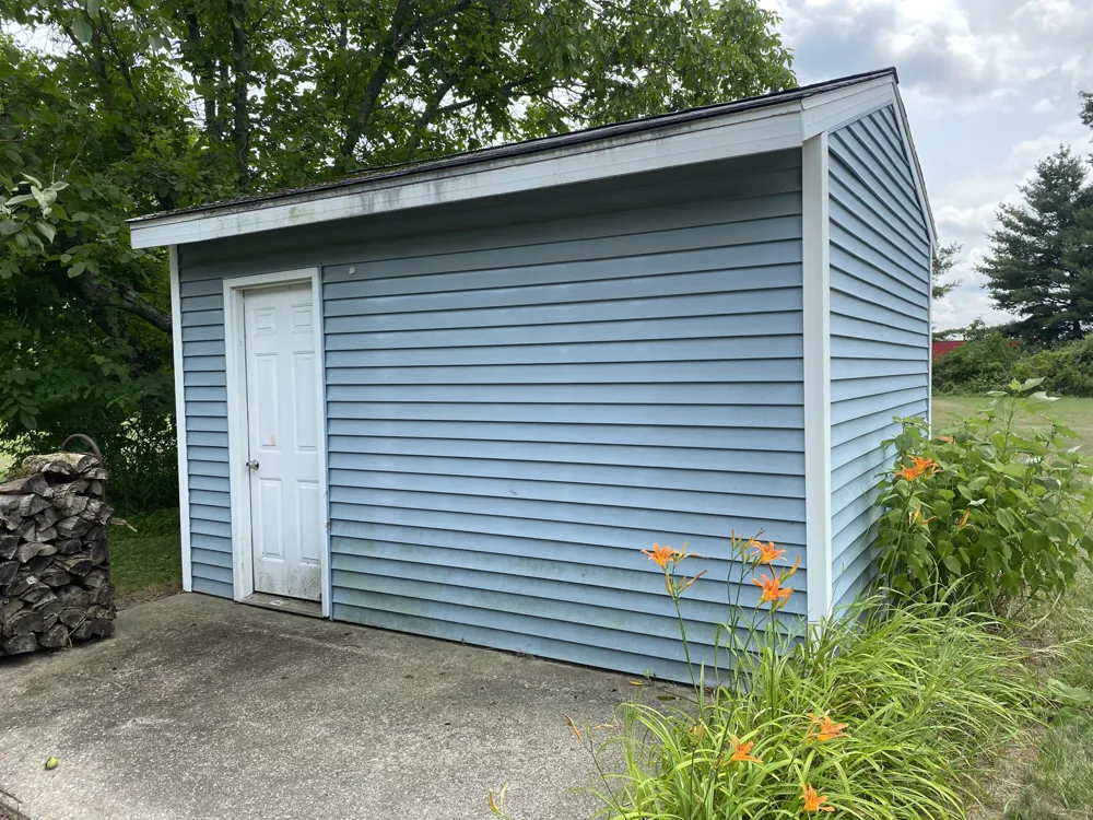 627 S Ensley Street Reynolds Township, MI 49329
