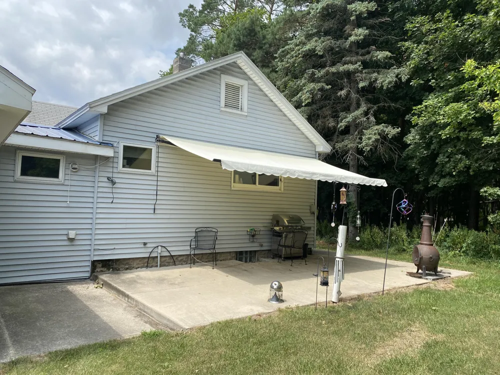 627 S Ensley Street Reynolds Township, MI 49329