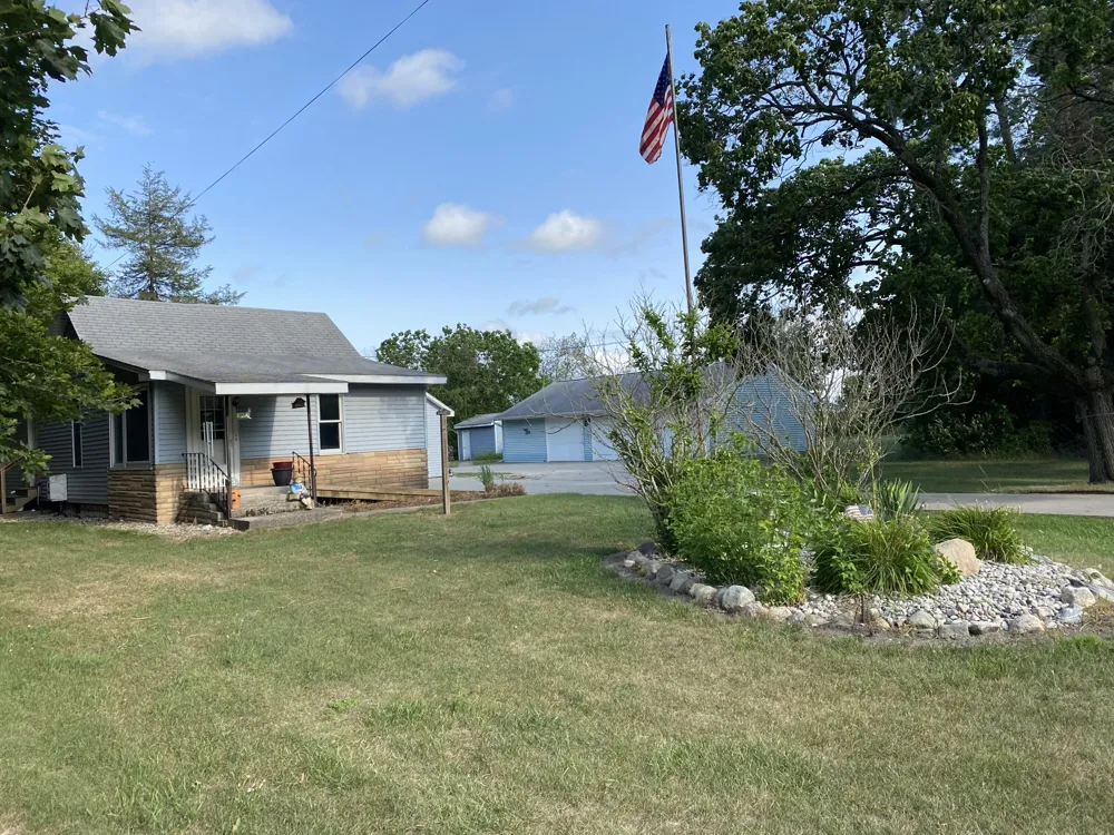 627 S Ensley Street Reynolds Township, MI 49329