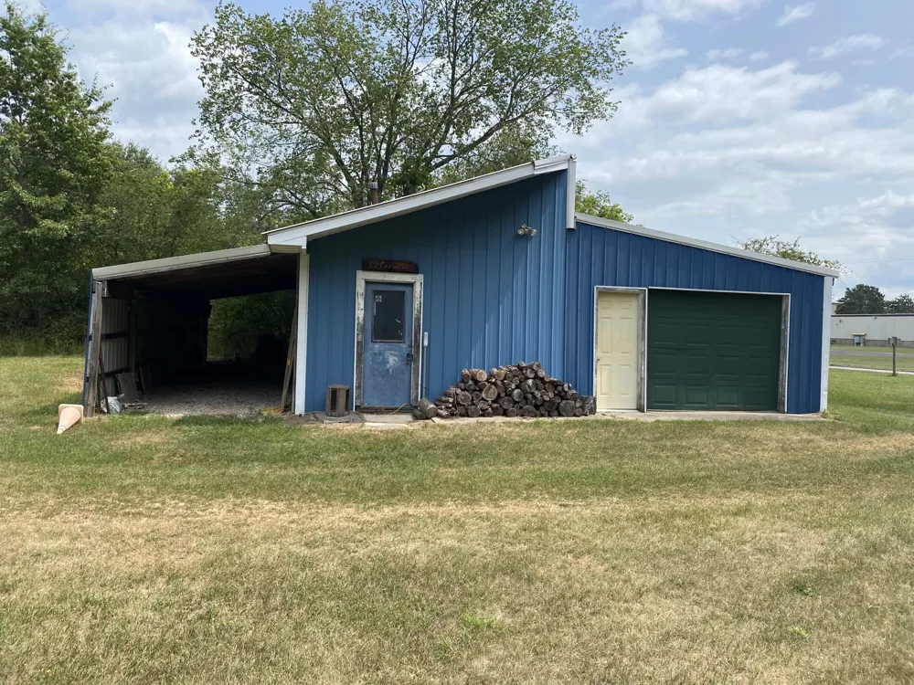 627 S Ensley Street Reynolds Township, MI 49329