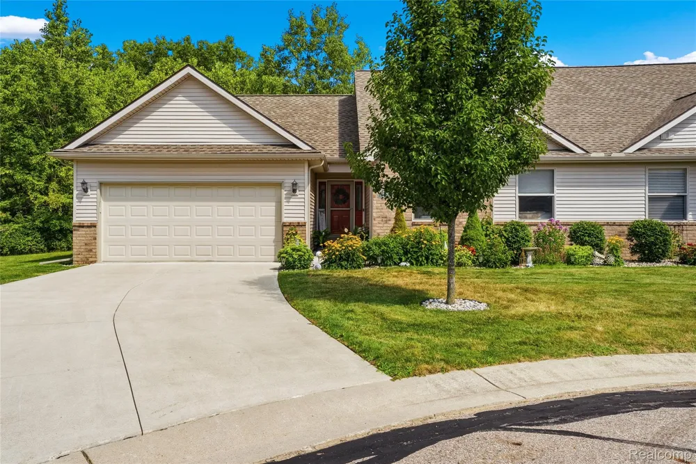 5429 Pintail Court Burton City, MI 48509
