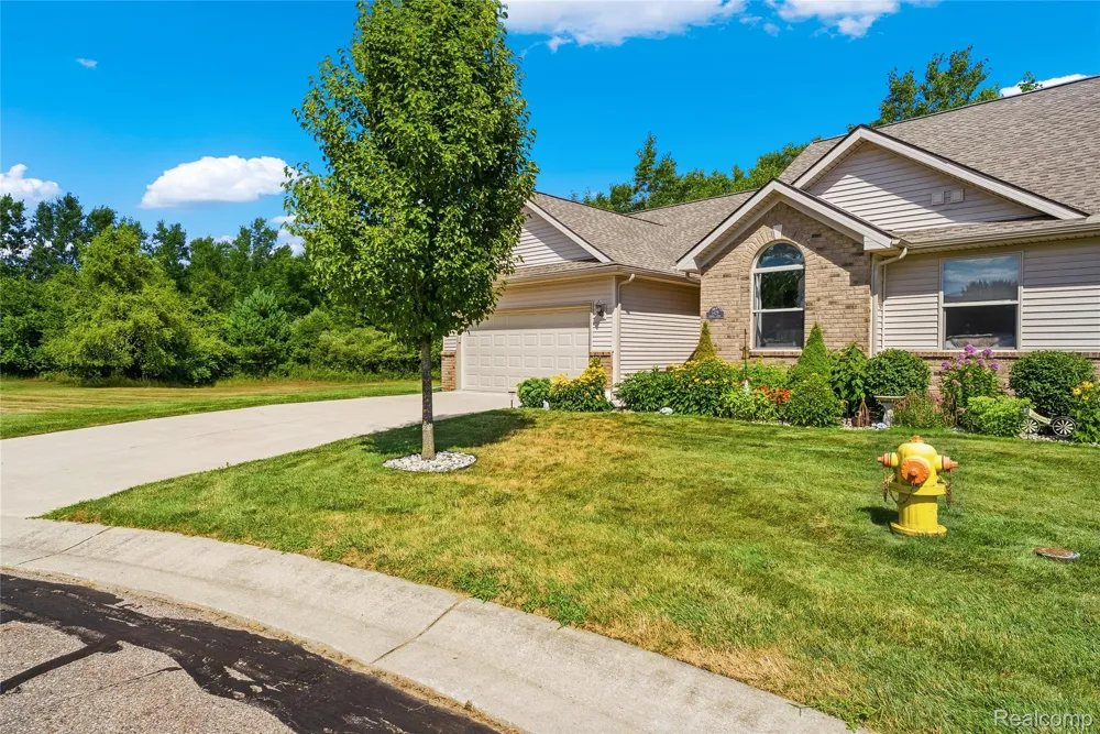 5429 Pintail Court Burton City, MI 48509