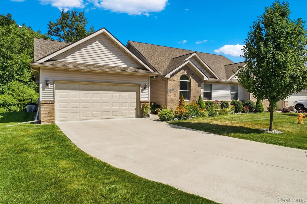 5429 Pintail Court Burton City, MI 48509