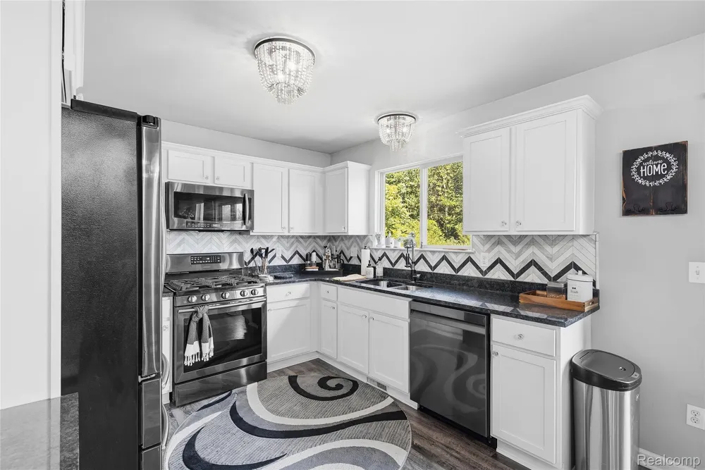 5429 Pintail Court Burton City, MI 48509