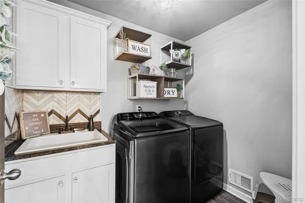 5429 Pintail Court Burton City, MI 48509