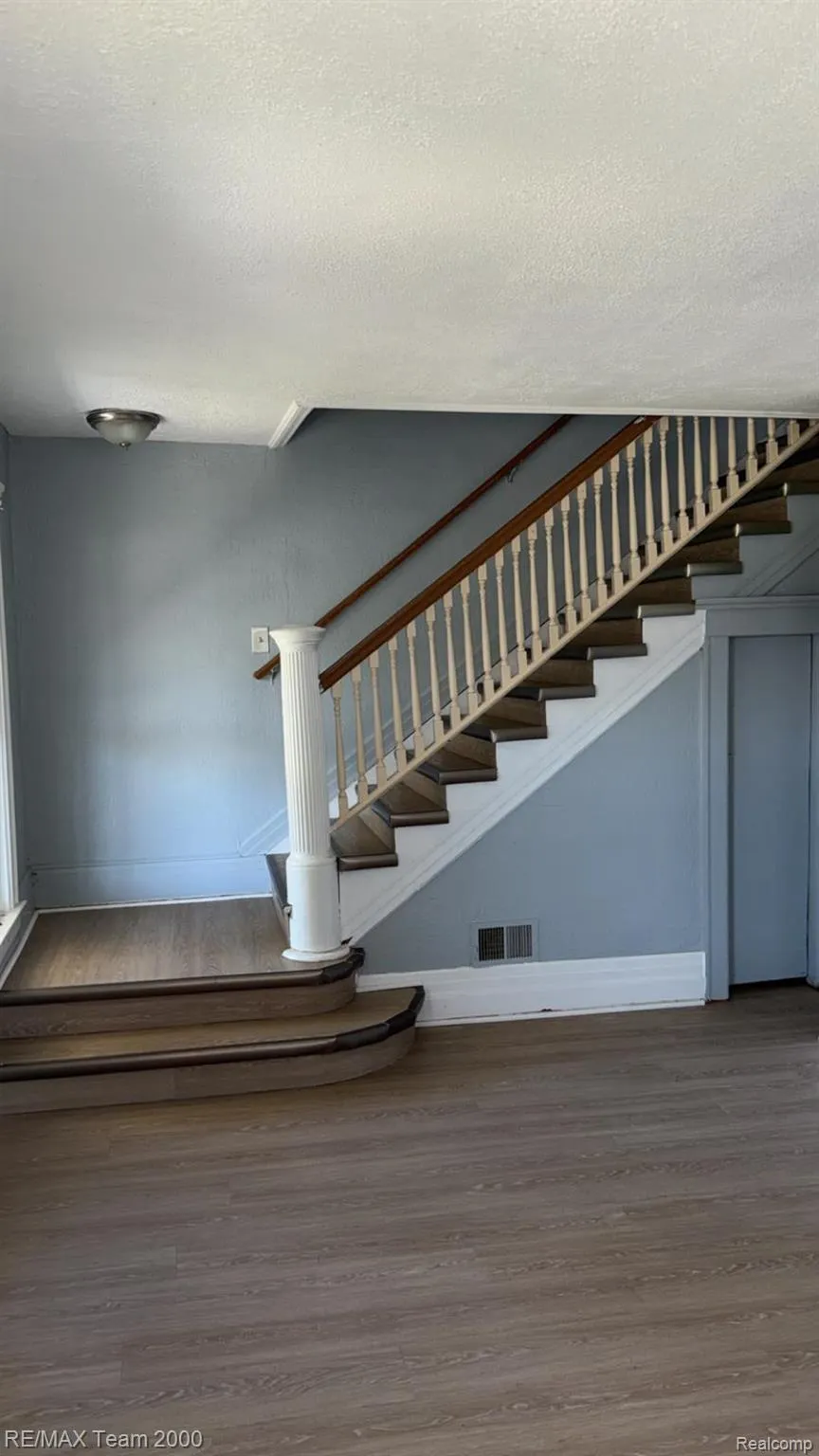 734 Cleophus Parkway Lincoln Park City, MI 48146
