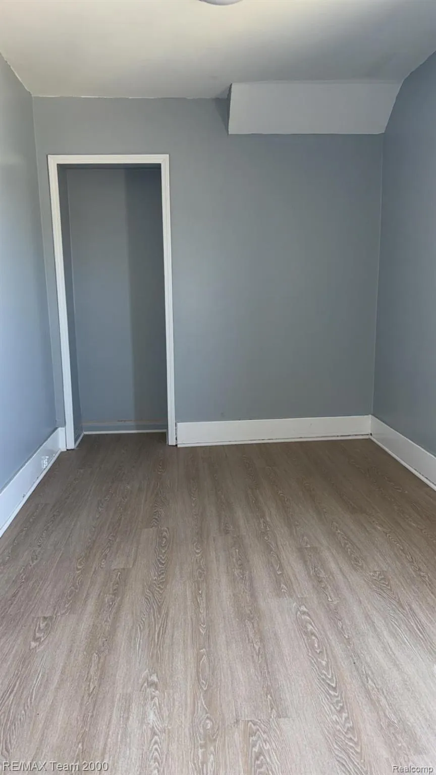 734 Cleophus Parkway Lincoln Park City, MI 48146