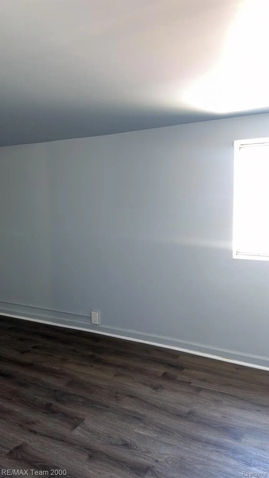 734 Cleophus Parkway Lincoln Park City, MI 48146
