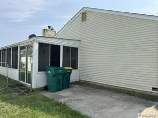 29108 Riveroak Drive Romulus City, MI 48174